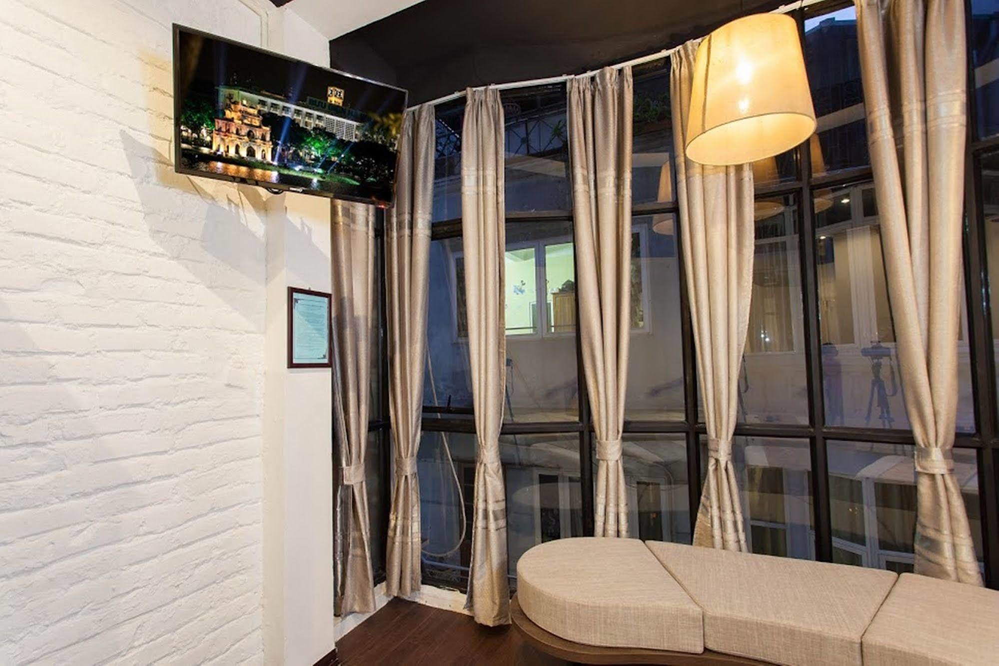 Luxury Backpakers Hotel Hanoï Extérieur photo
