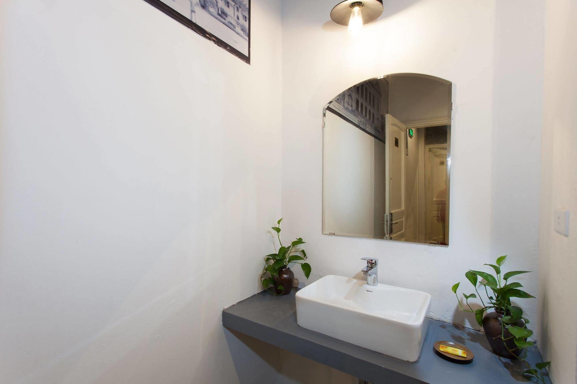 Luxury Backpakers Hotel Hanoï Extérieur photo