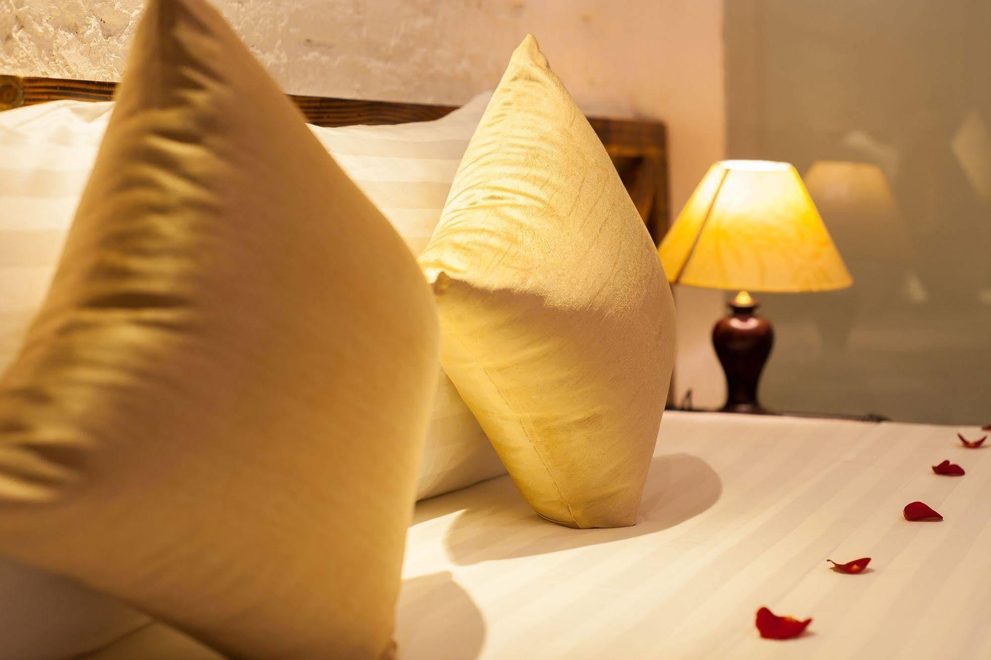 Luxury Backpakers Hotel Hanoï Extérieur photo