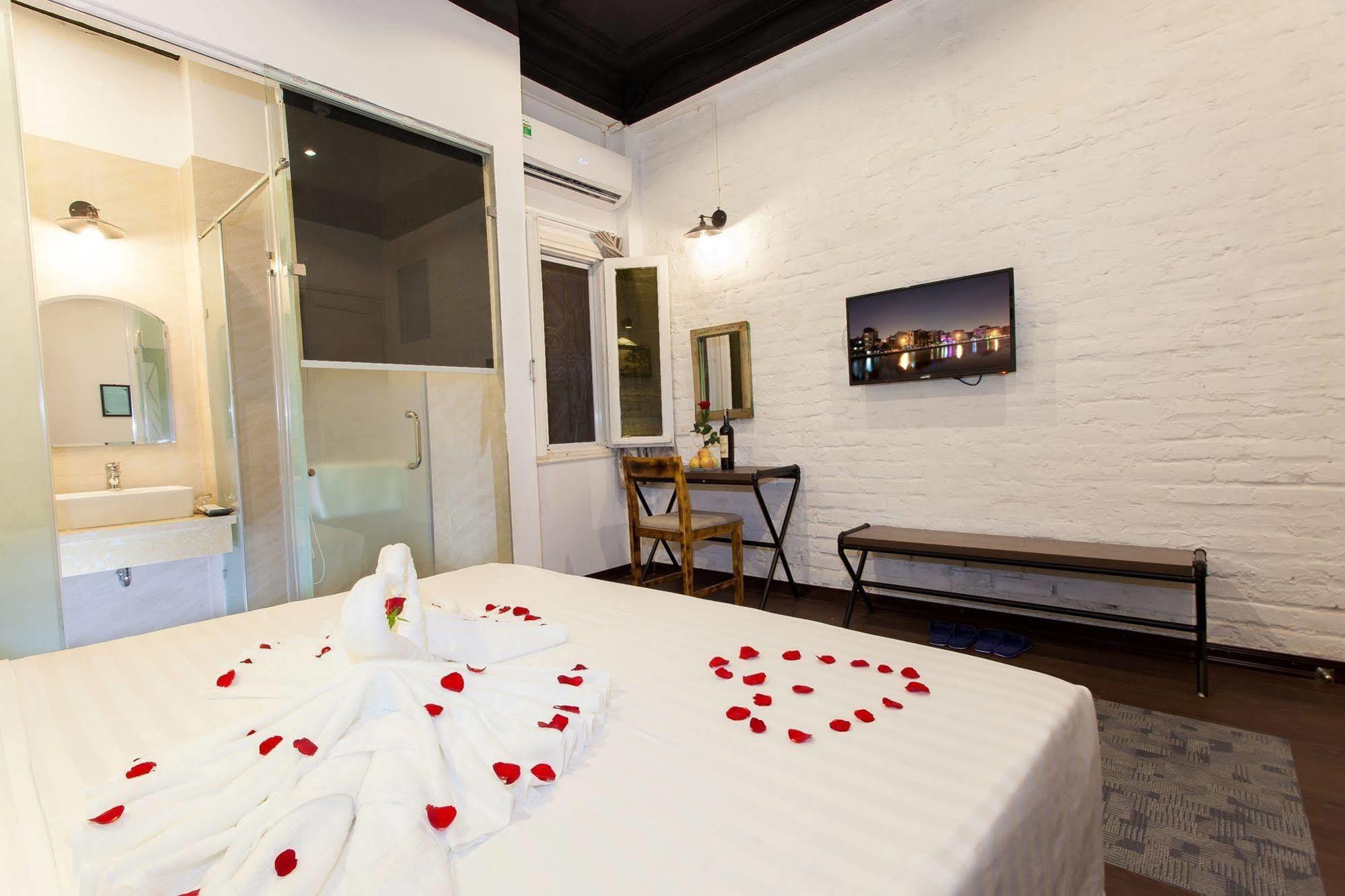 Luxury Backpakers Hotel Hanoï Extérieur photo