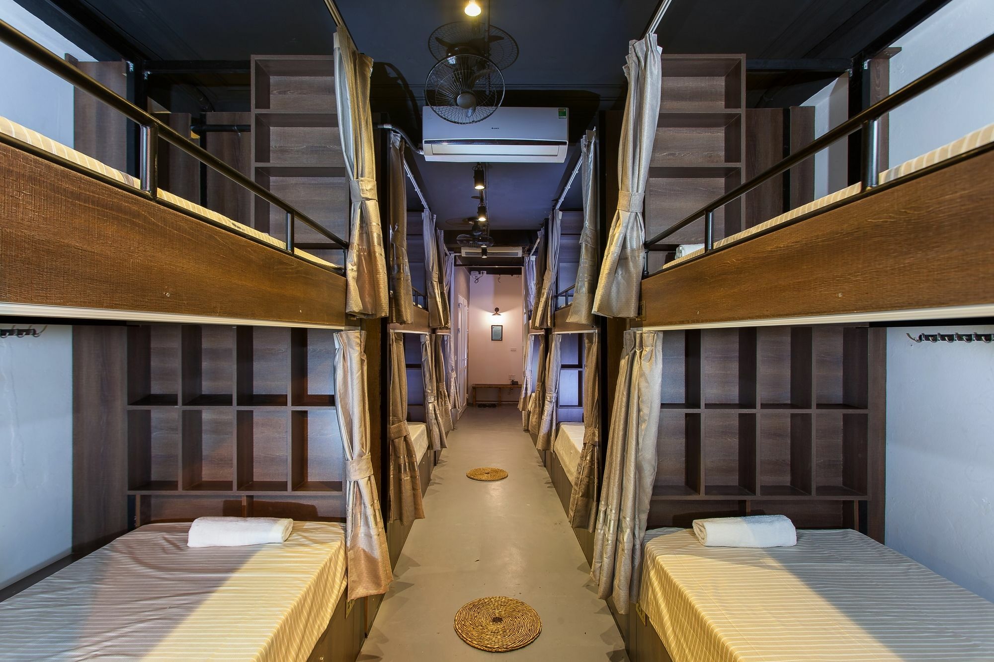 Luxury Backpakers Hotel Hanoï Extérieur photo